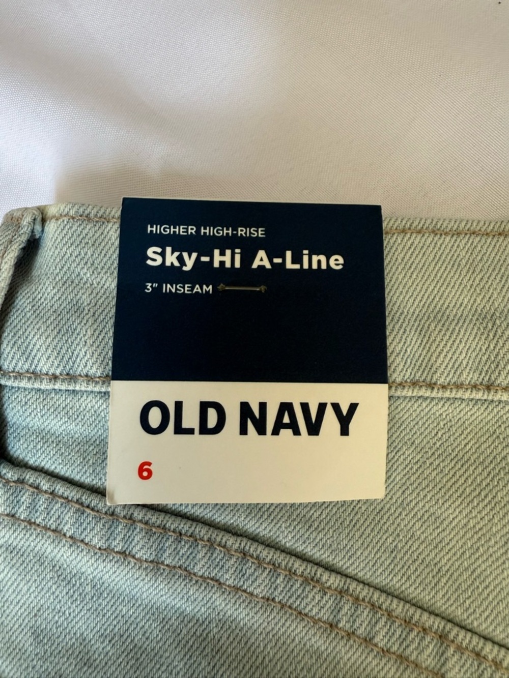 Old Navy Sky-Hi A-Line High Rise Button Fly Light Wash Denim Shorts Size 6 - Picture 7 of 11